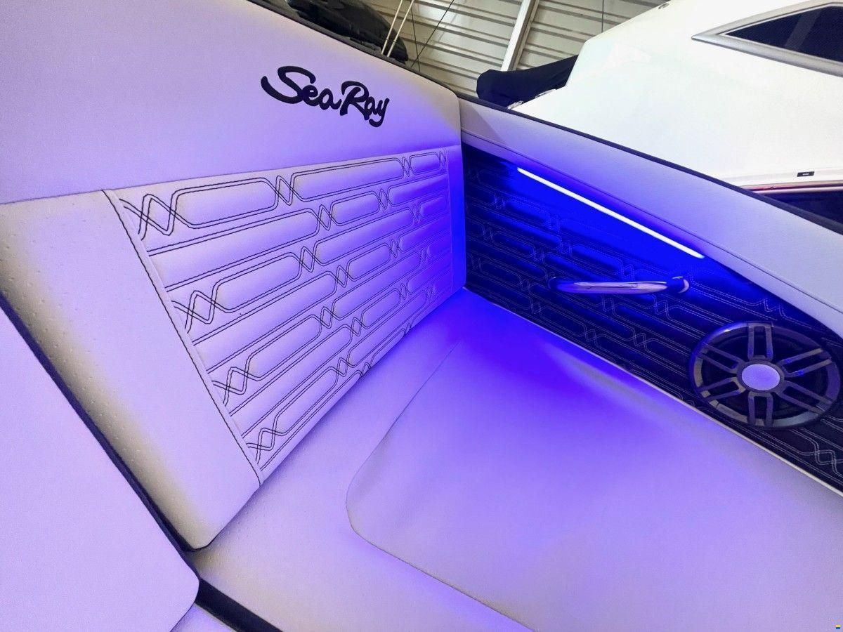 Sea Ray 210 SPOE