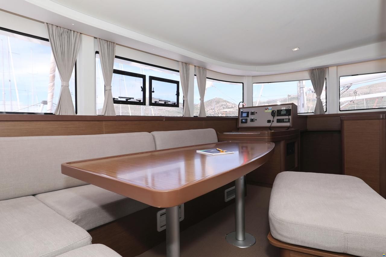 Lagoon 42