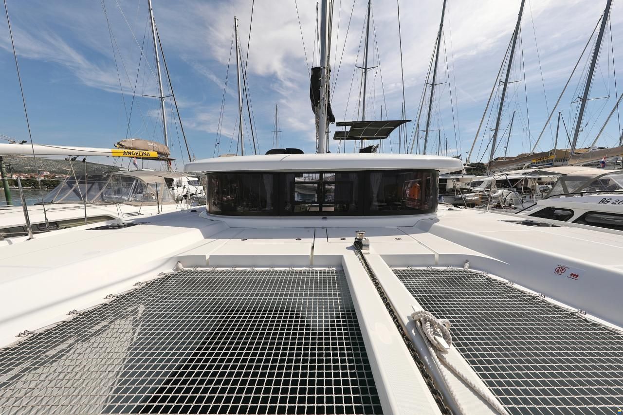 Lagoon 42