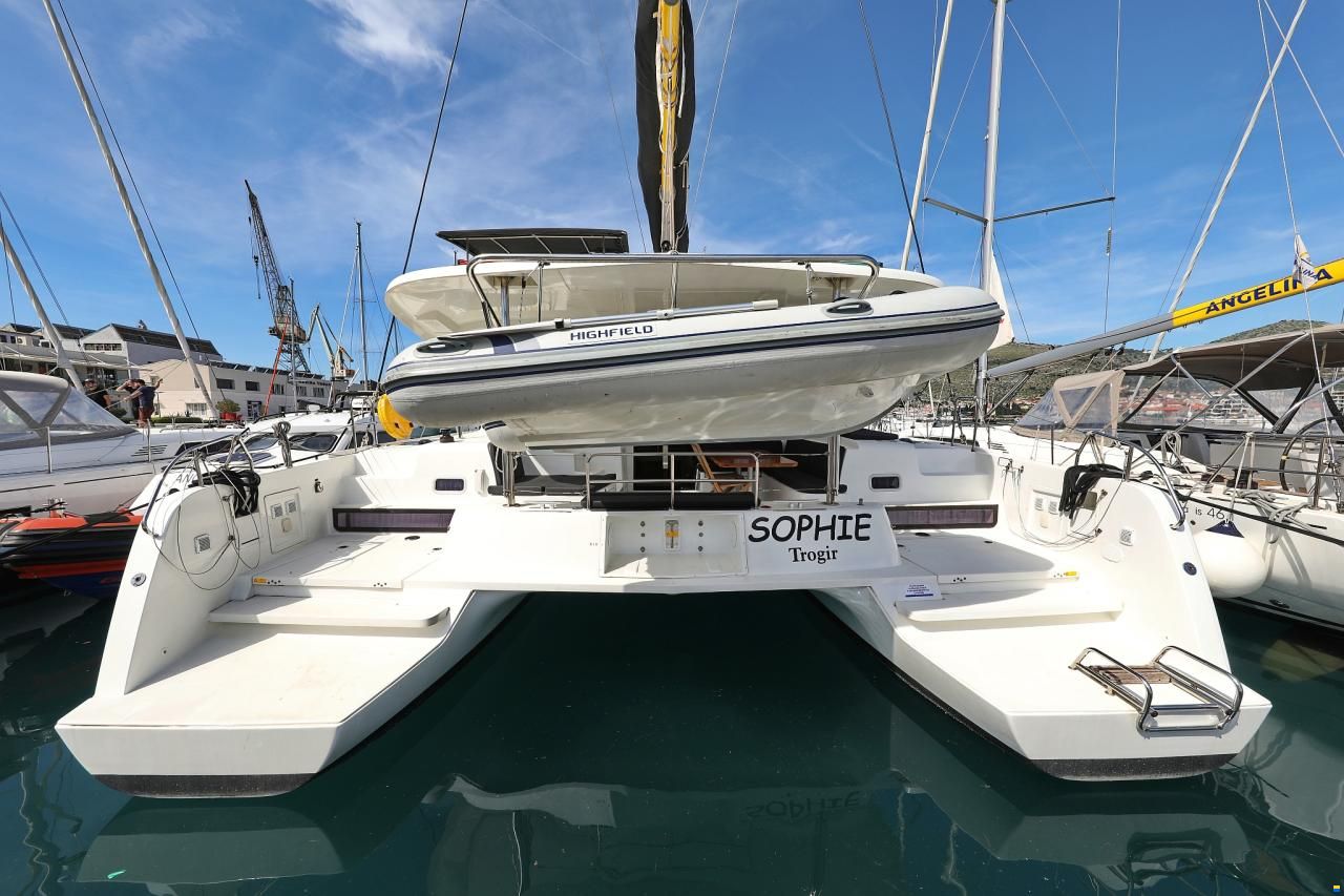 Lagoon 42