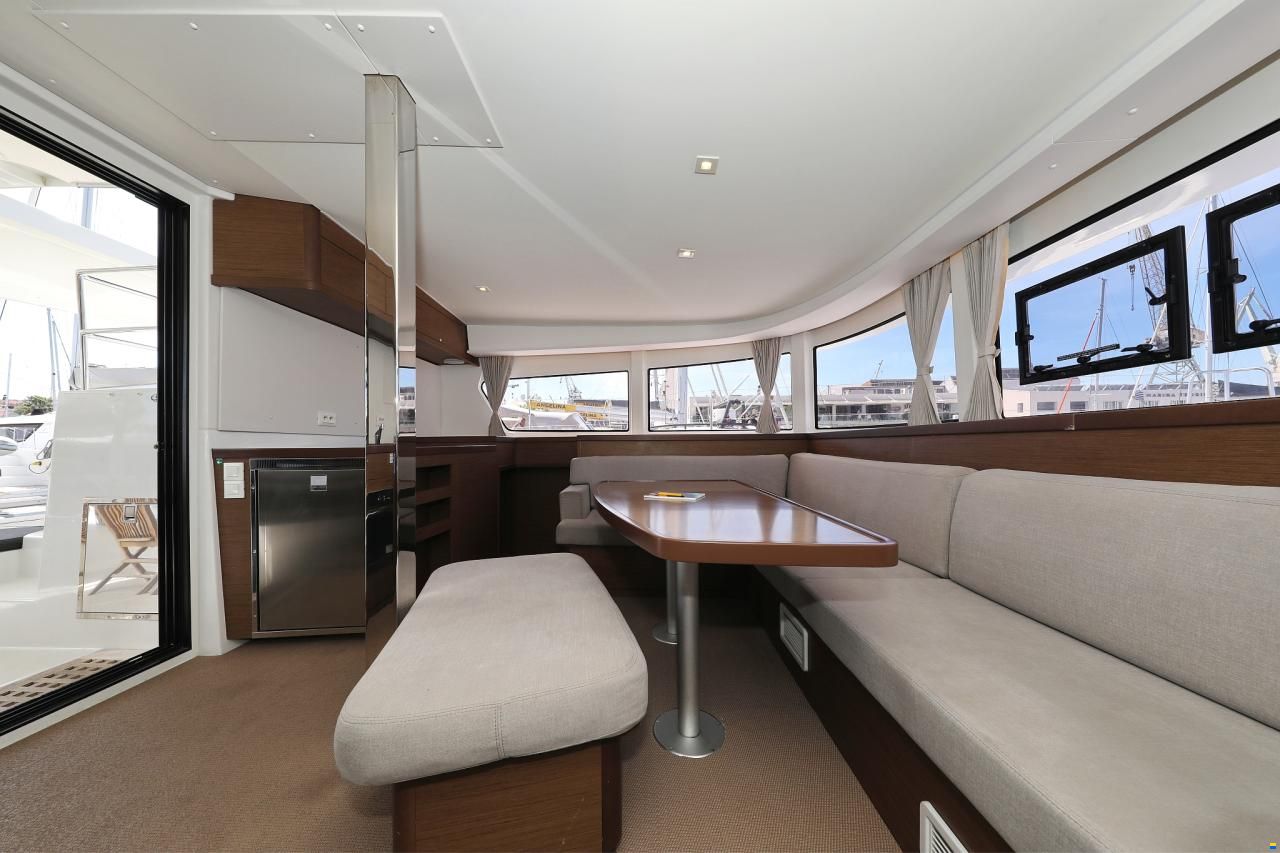 Lagoon 42