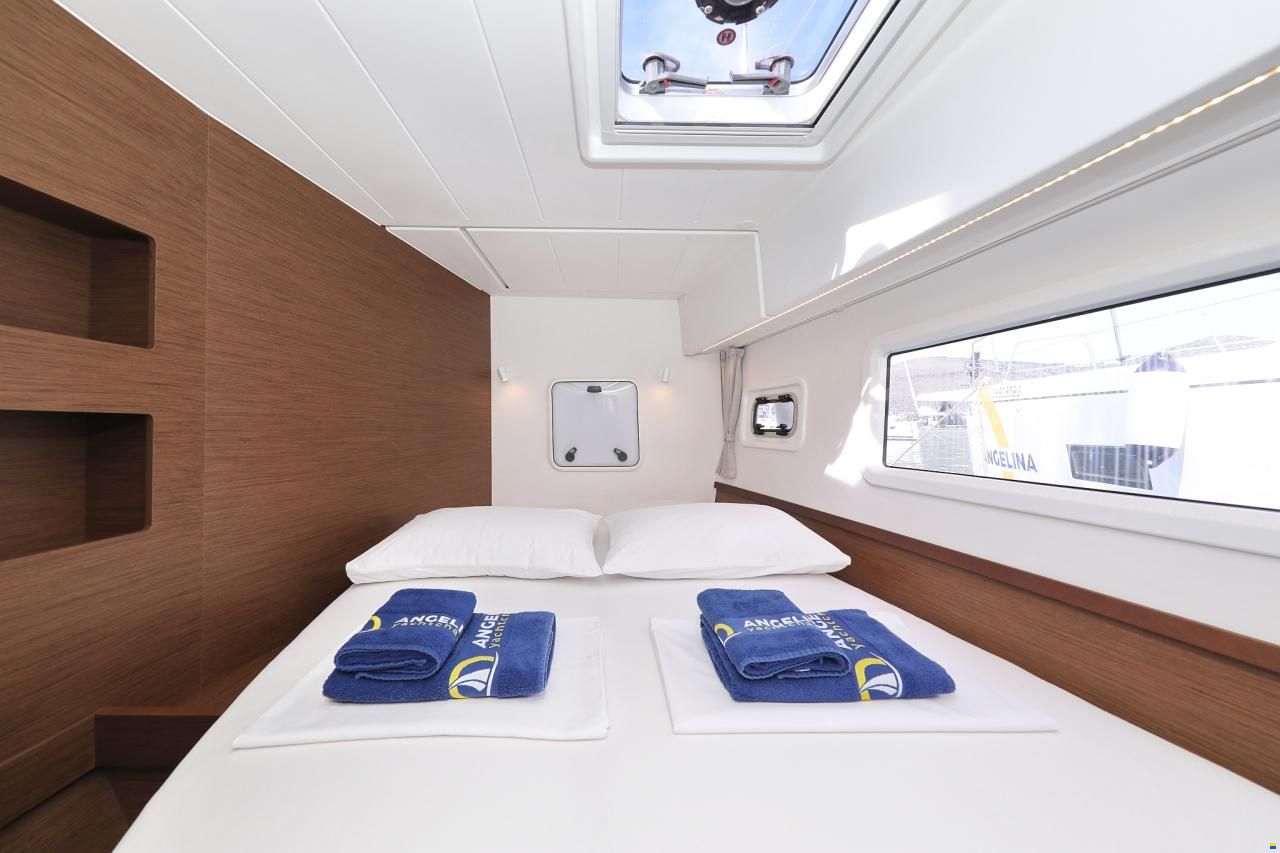 Lagoon 42