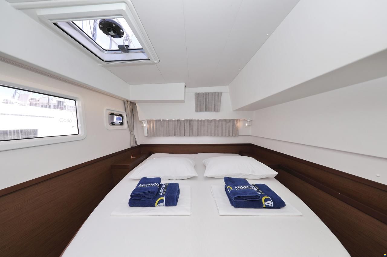 Lagoon 42