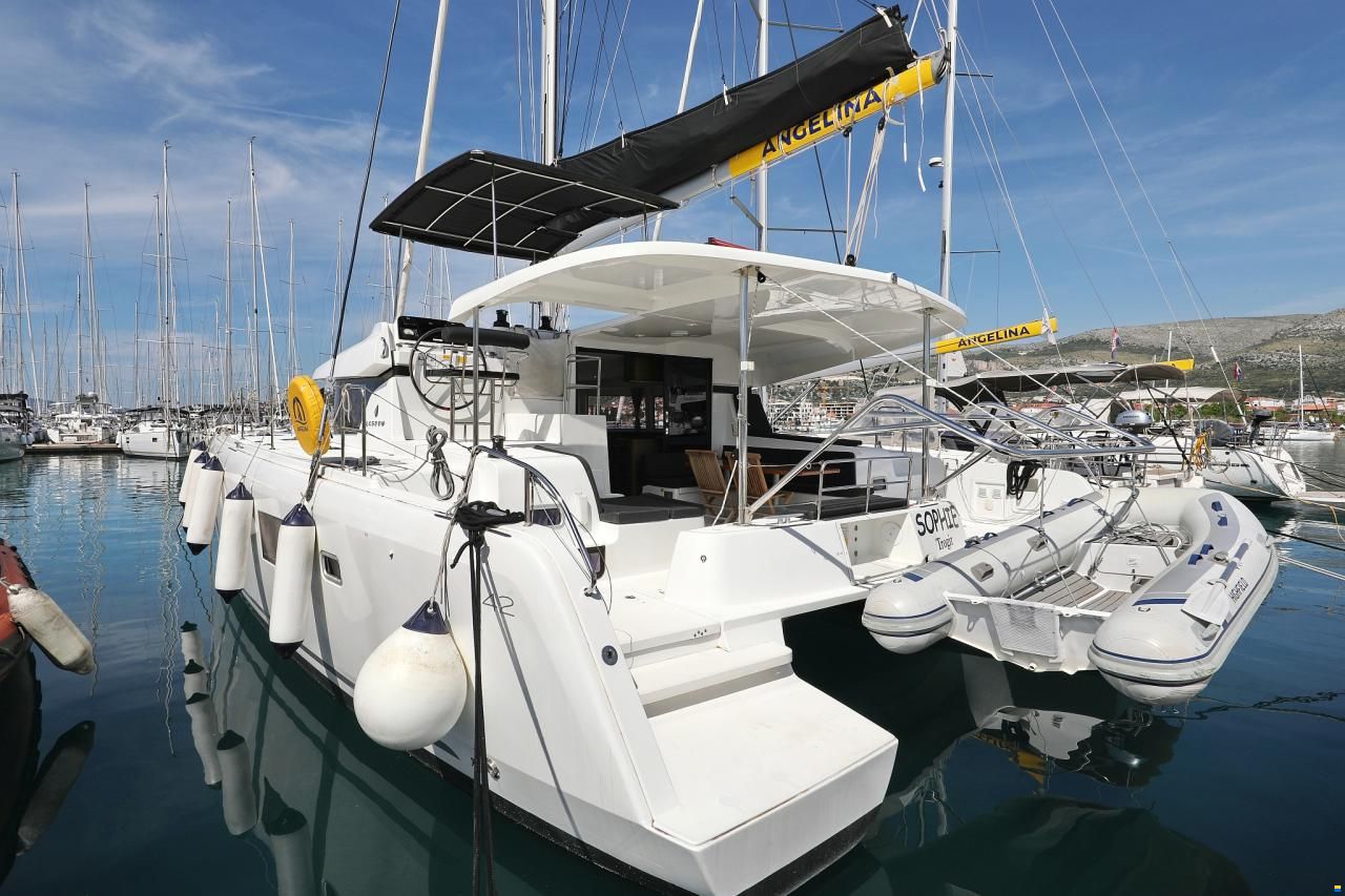 Lagoon 42