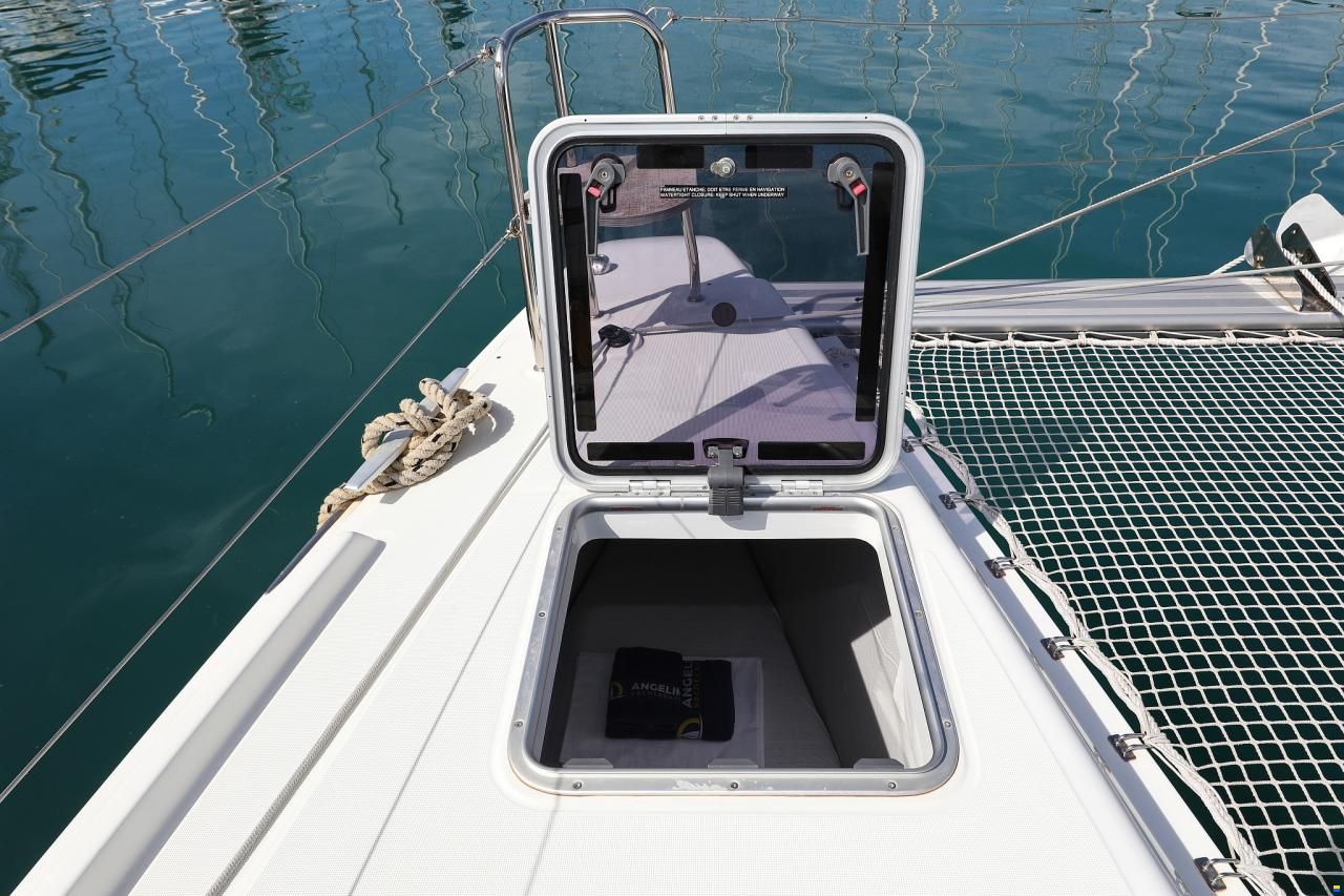 Lagoon 42
