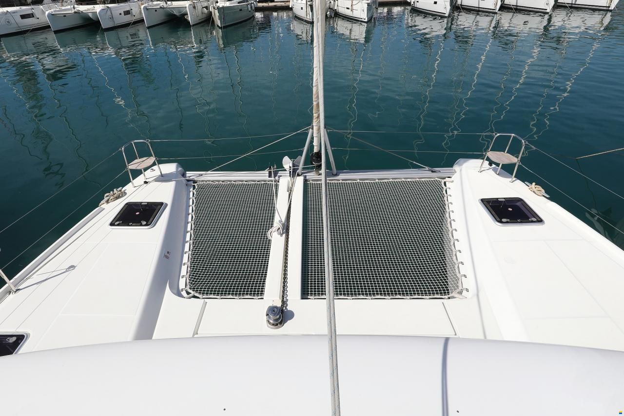 Lagoon 42