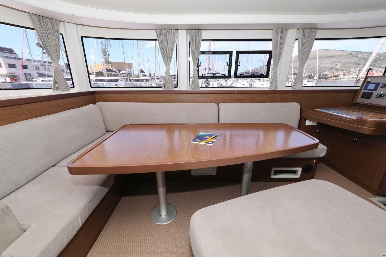 Lagoon 42