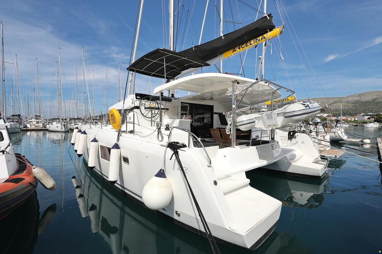 Lagoon 42