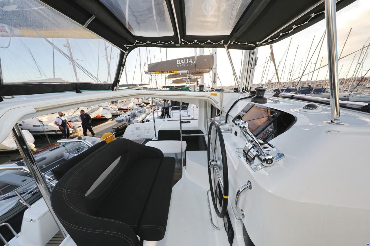 Lagoon 40
