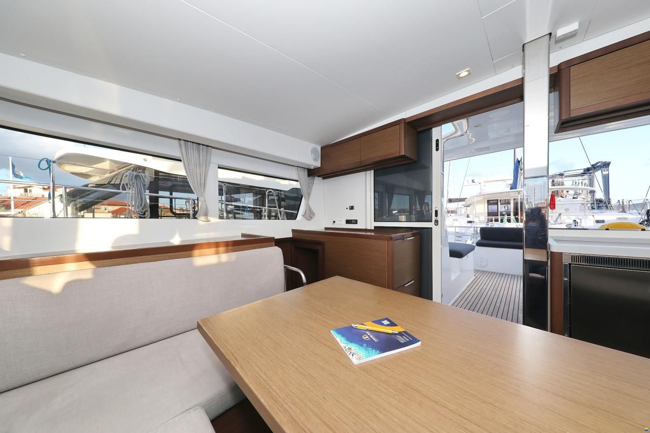 Lagoon 40