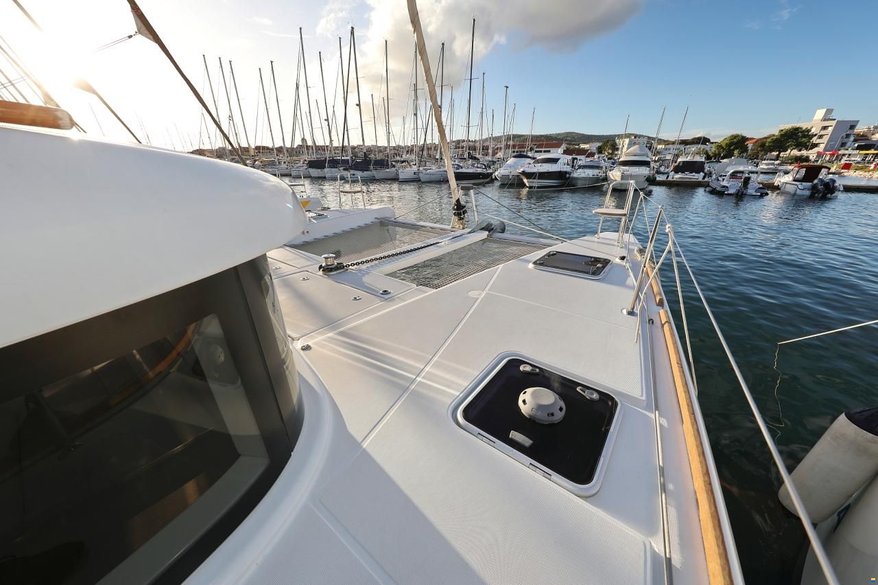 Lagoon 40