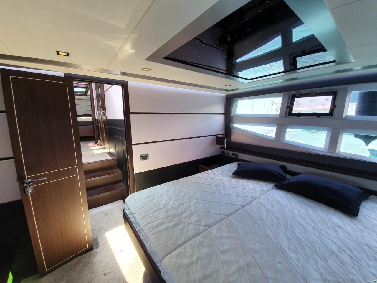 Galeon 700 Skydeck