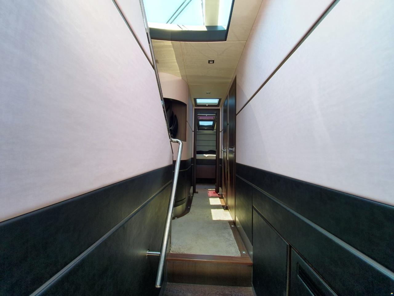 Galeon 700 Skydeck