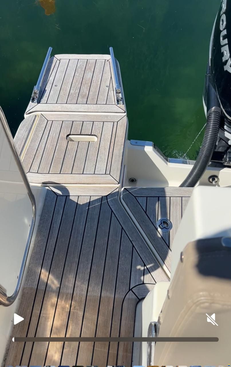 Quicksilver 805 Sundeck