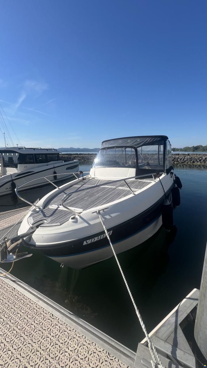 Quicksilver 805 Sundeck