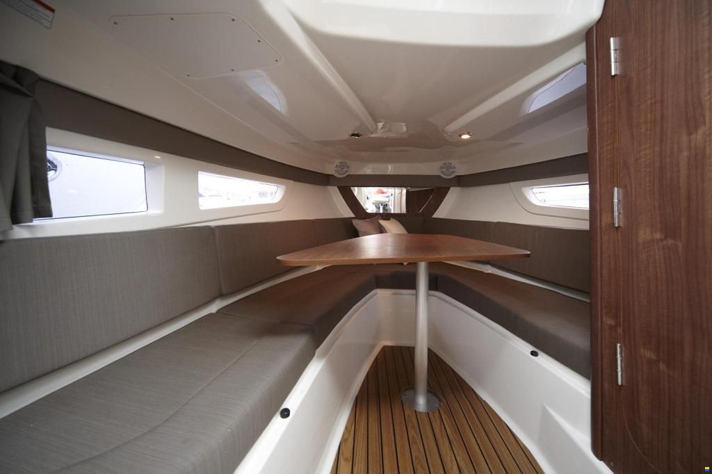 Quicksilver 805 Sundeck