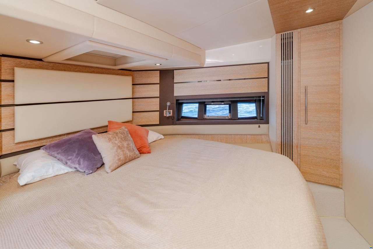 Azimut 60