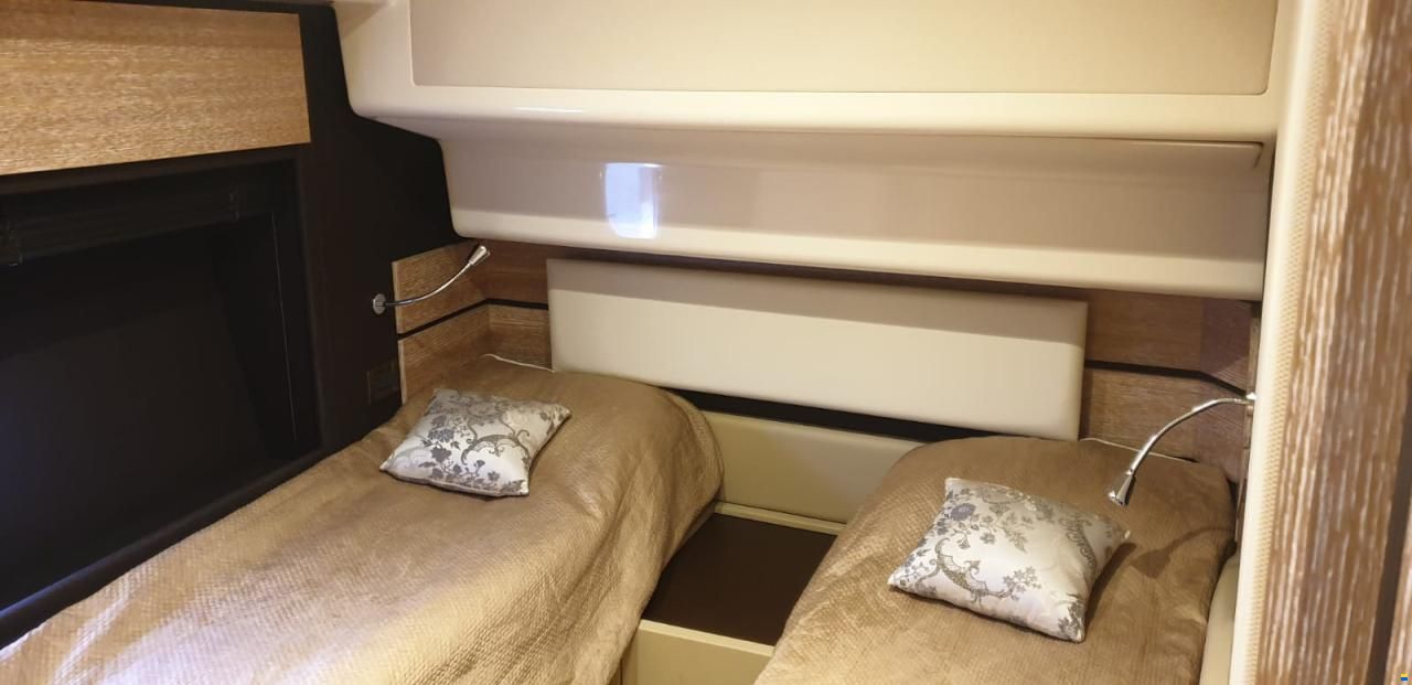 Azimut 60