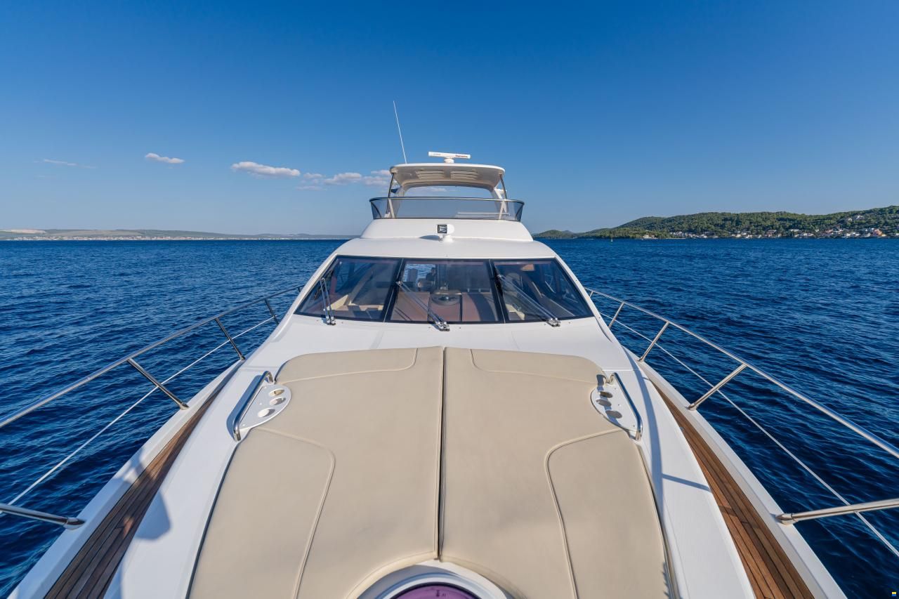 Azimut 60