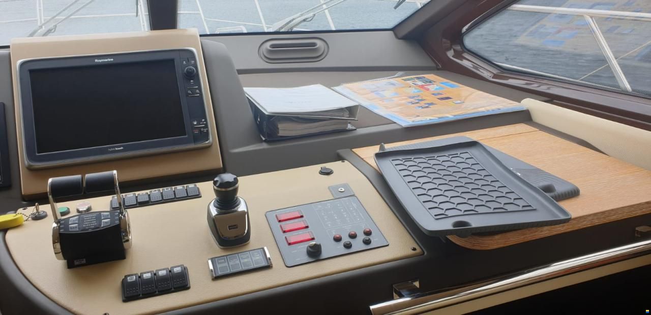 Azimut 60