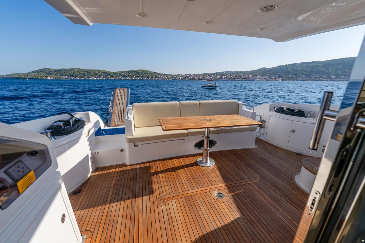 Azimut 60