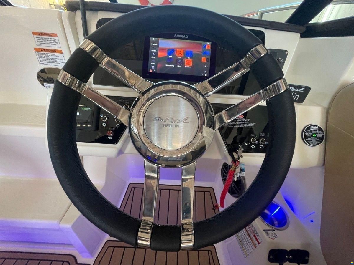 Sea Ray 230 SSE