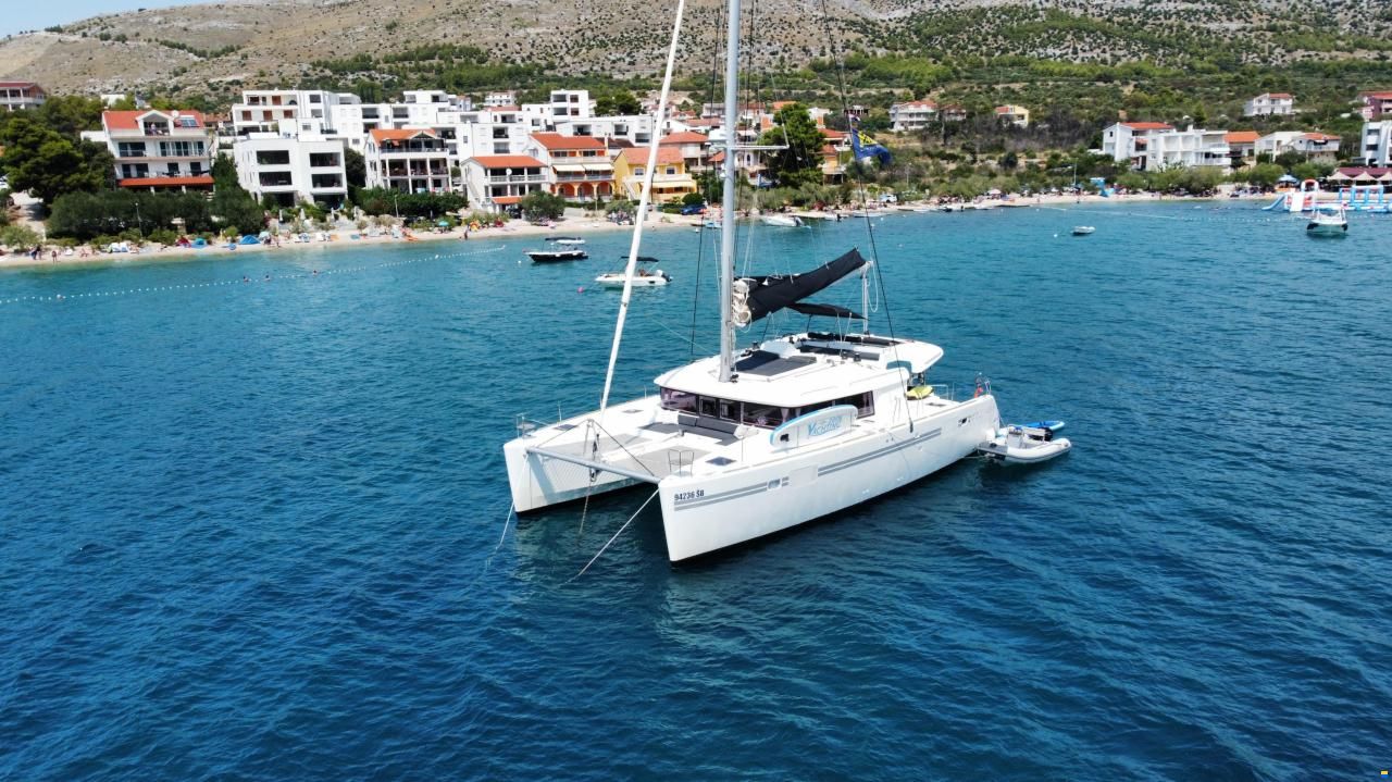 Lagoon 450 F