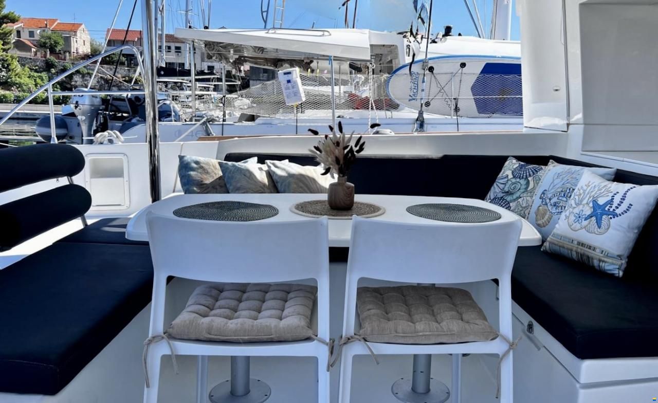 Lagoon 450 F