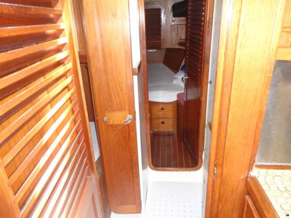 Oyster Marine 35 Extended