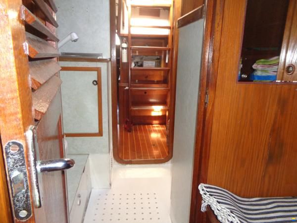 Oyster Marine 35 Extended