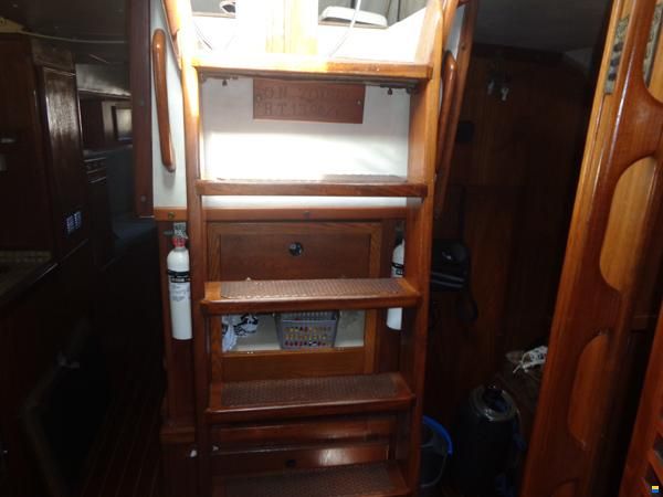 Oyster Marine 35 Extended