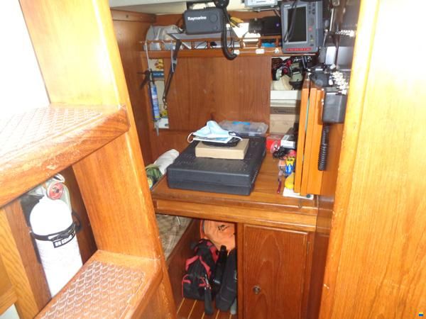 Oyster Marine 35 Extended
