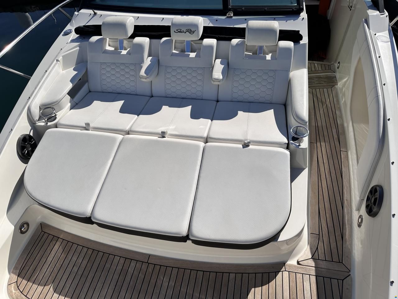 Sea Ray 320 Sundancer