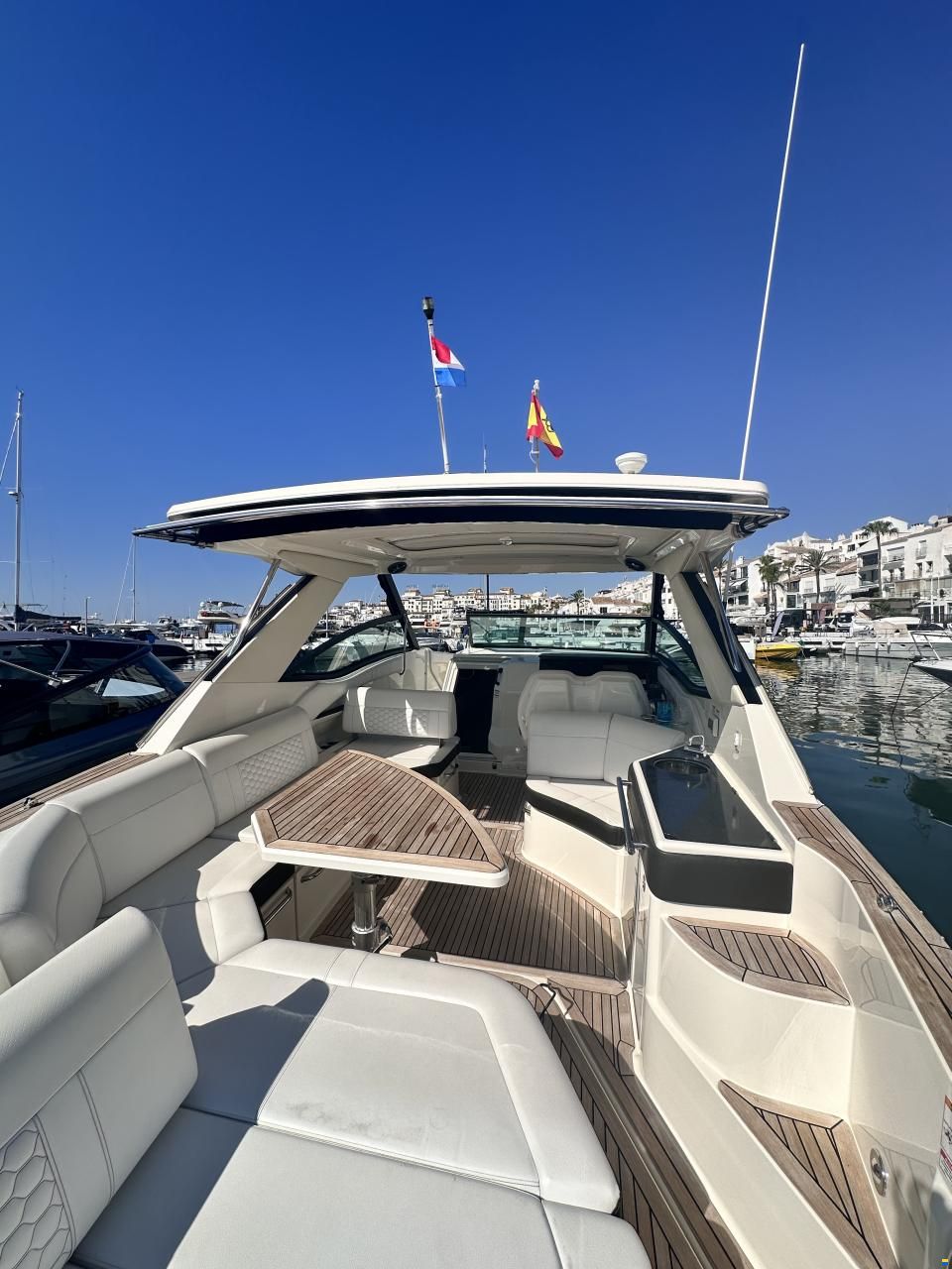 Sea Ray 320 Sundancer
