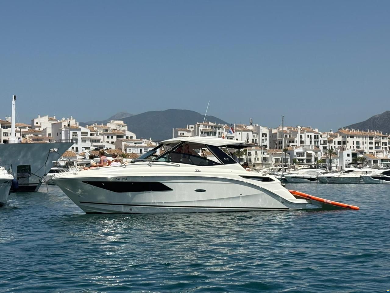 Sea Ray 320 Sundancer