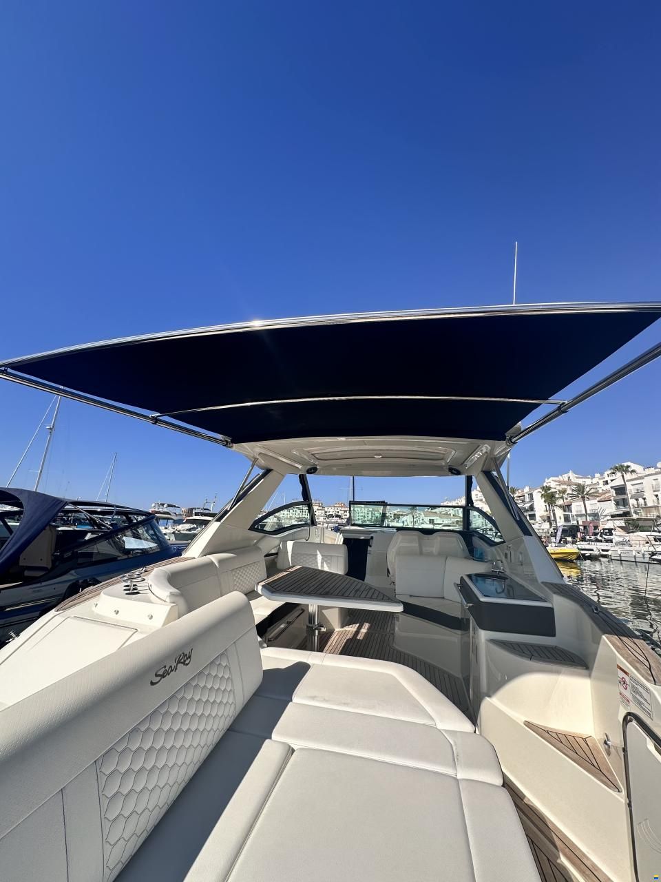 Sea Ray 320 Sundancer