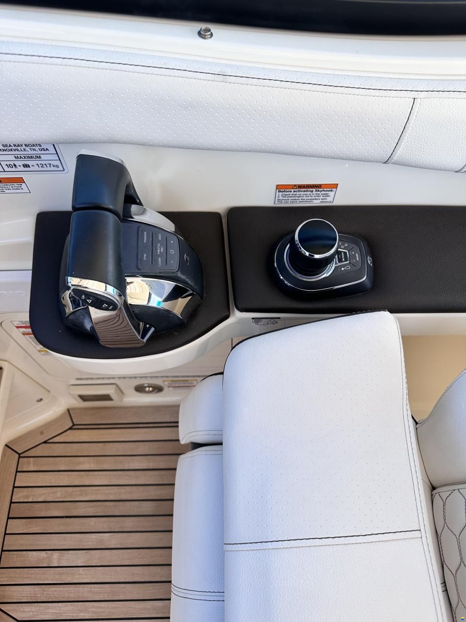 Sea Ray 320 Sundancer