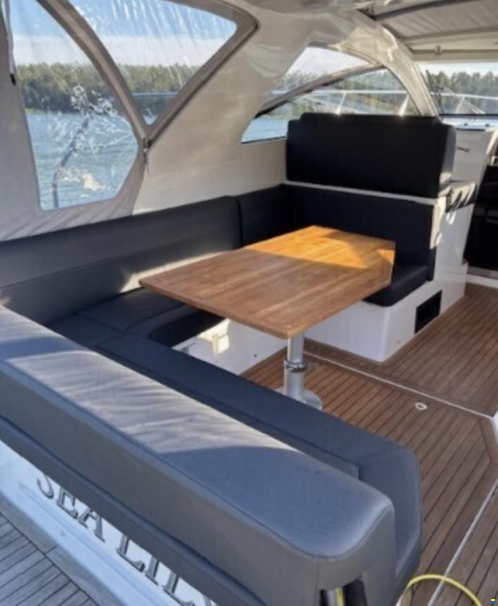 Sealine C330