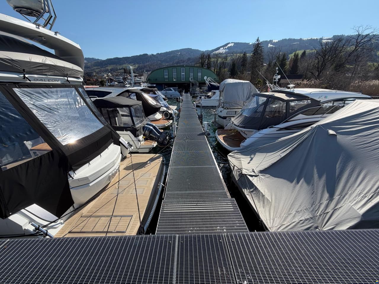 Motoryacht Liegeplatz