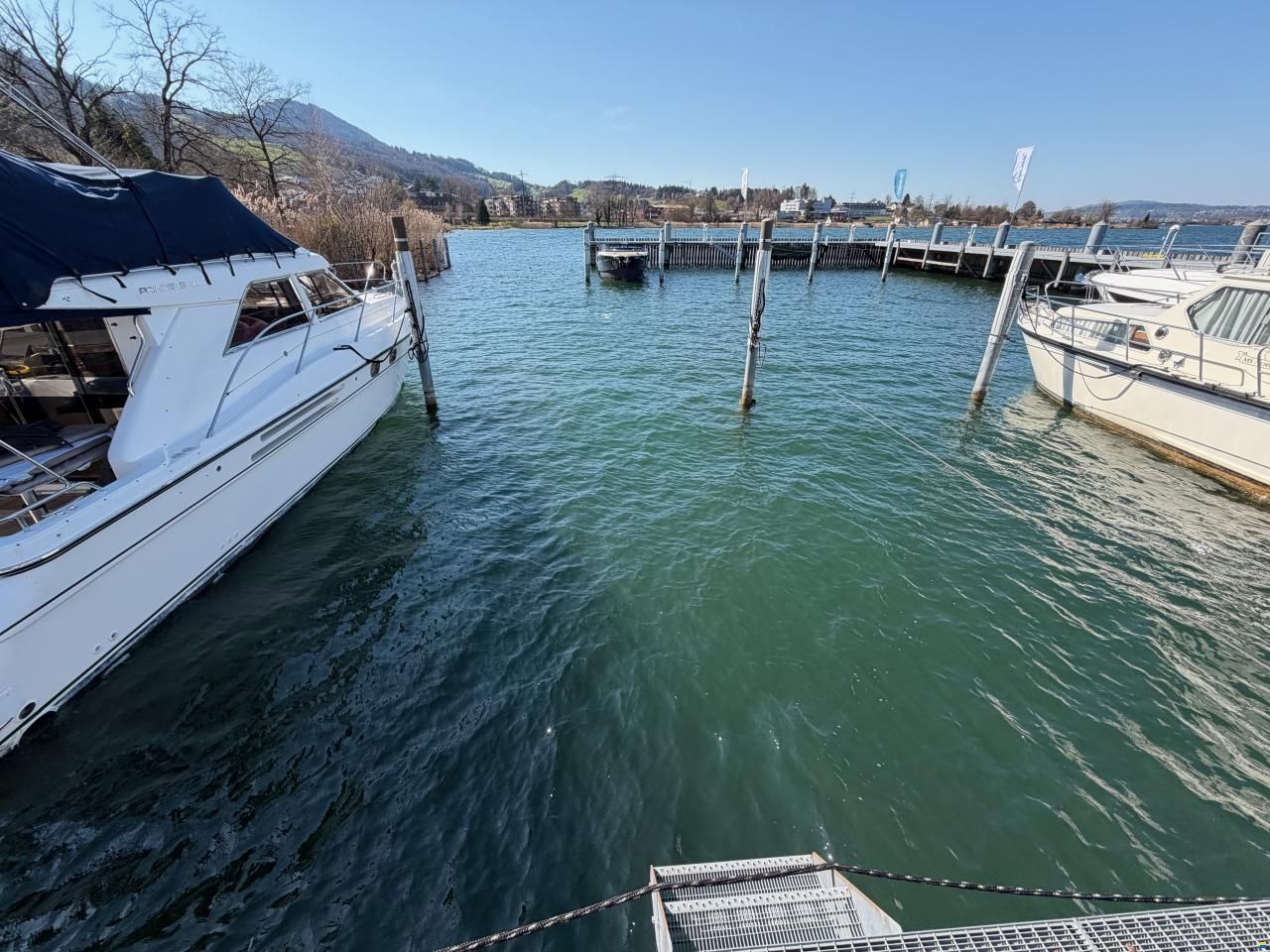 Motoryacht Liegeplatz