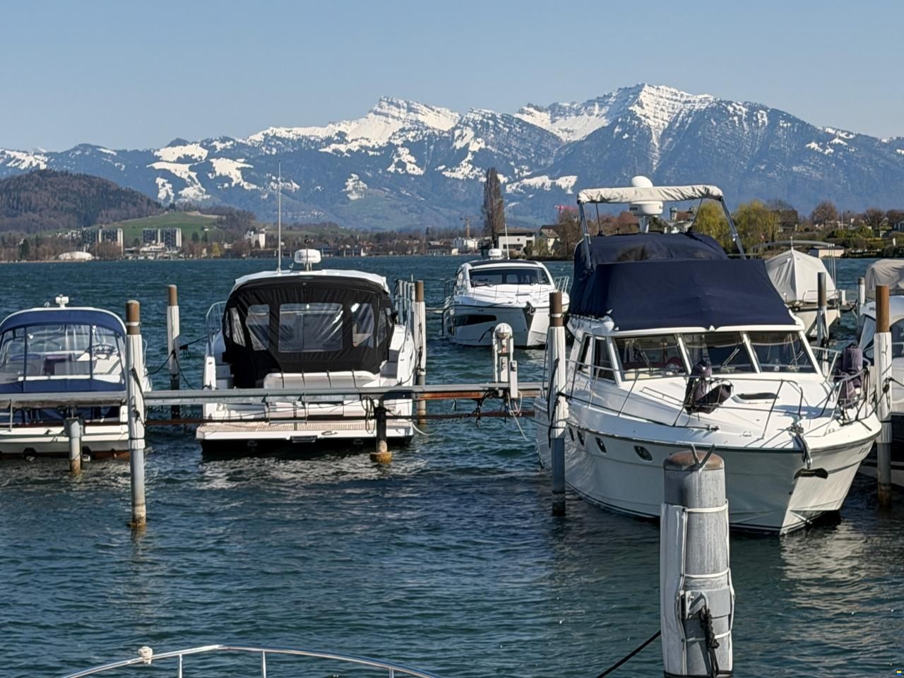 Motoryacht Liegeplatz