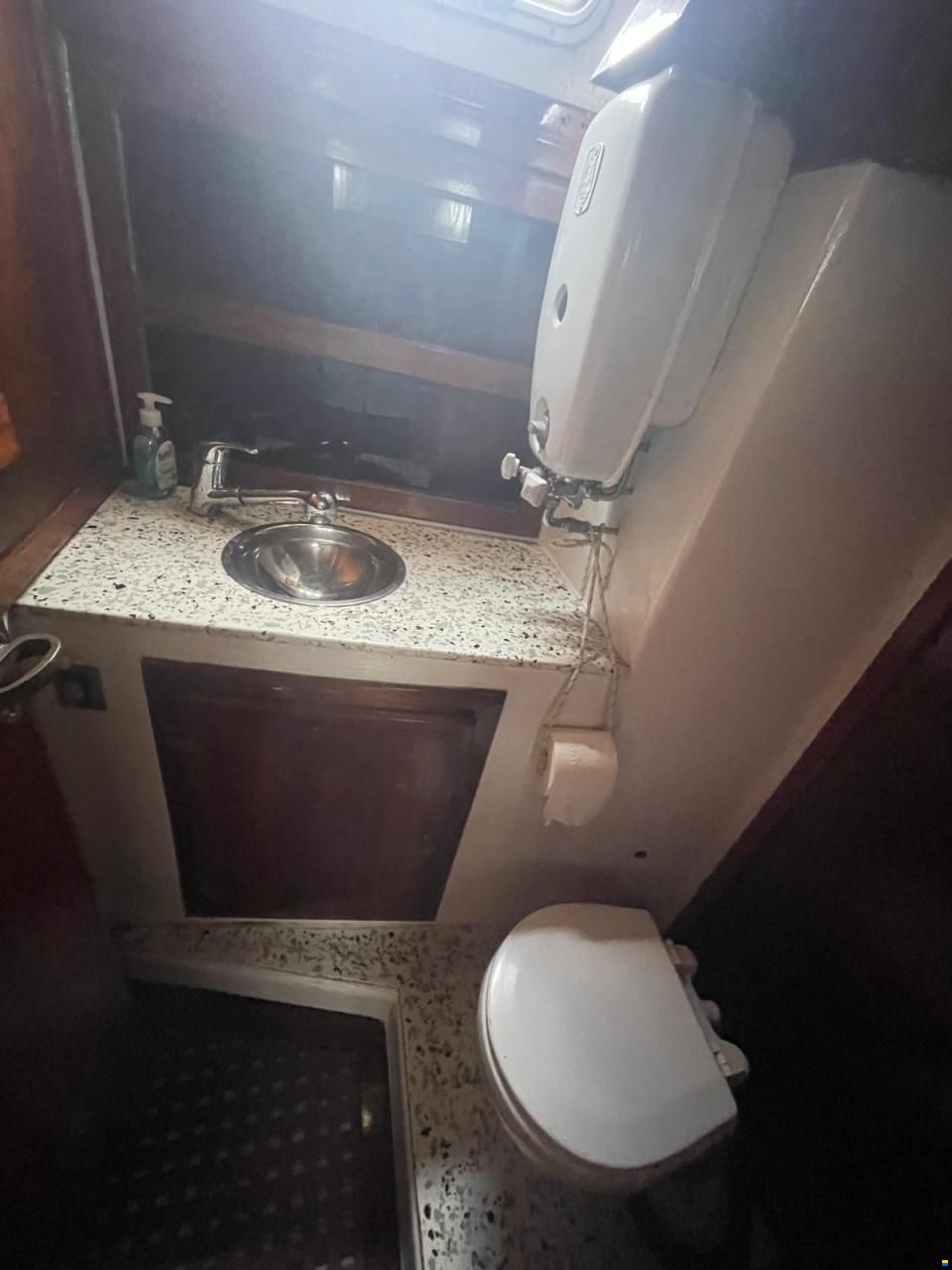 Ferretti Altura 33