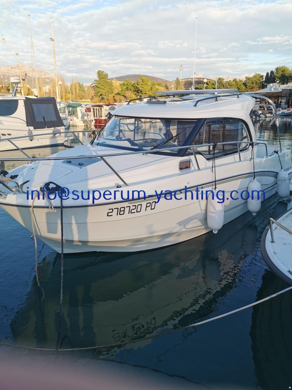 Beneteau Antares 8