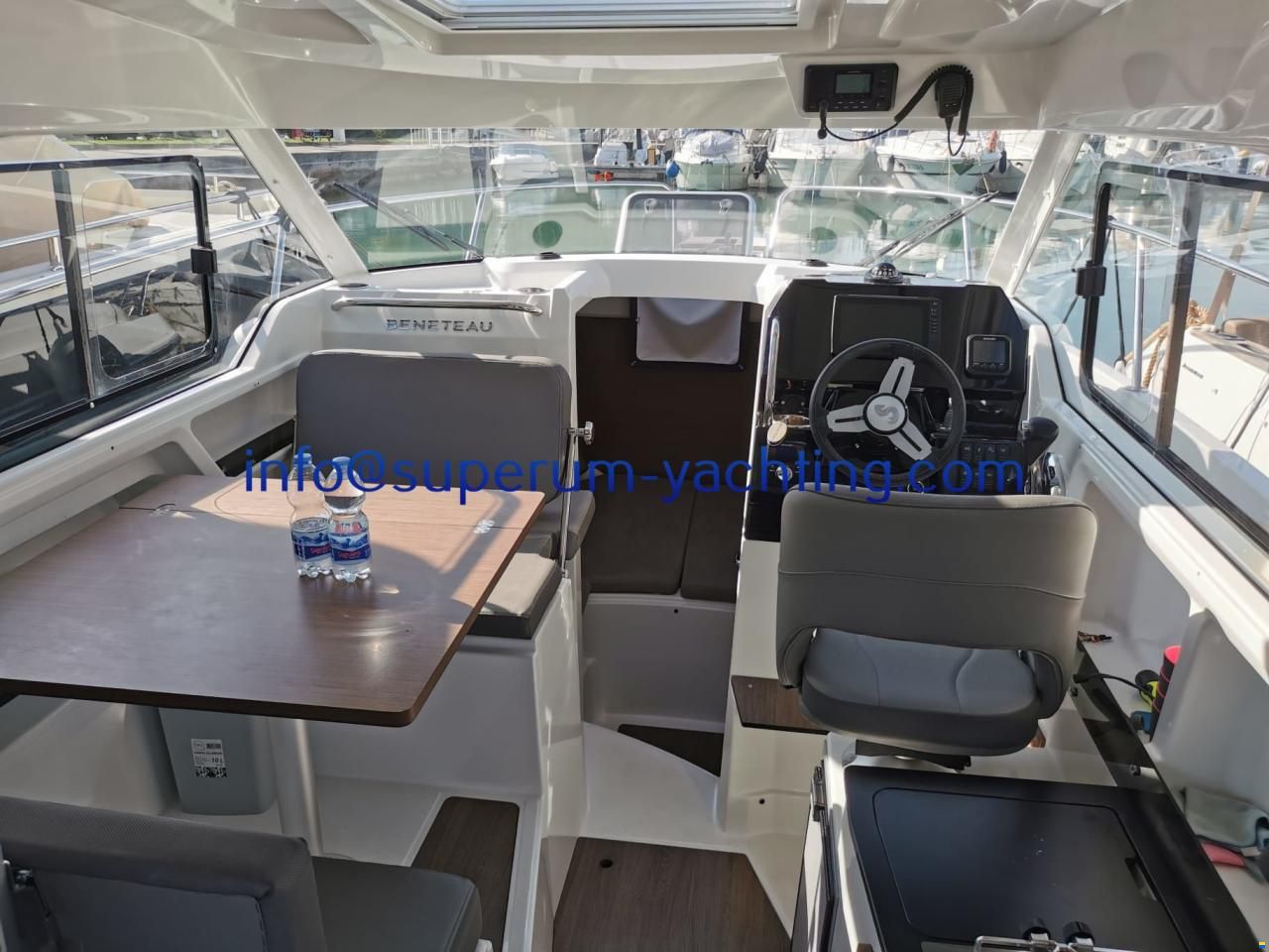 Beneteau Antares 8