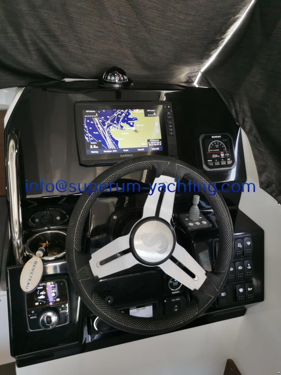 Beneteau Antares 8