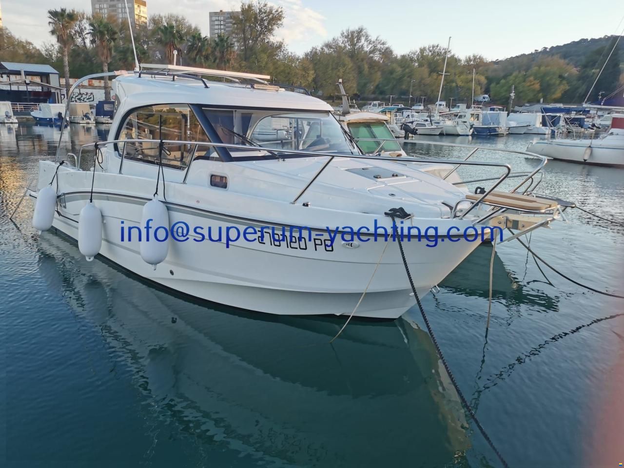Beneteau Antares 8