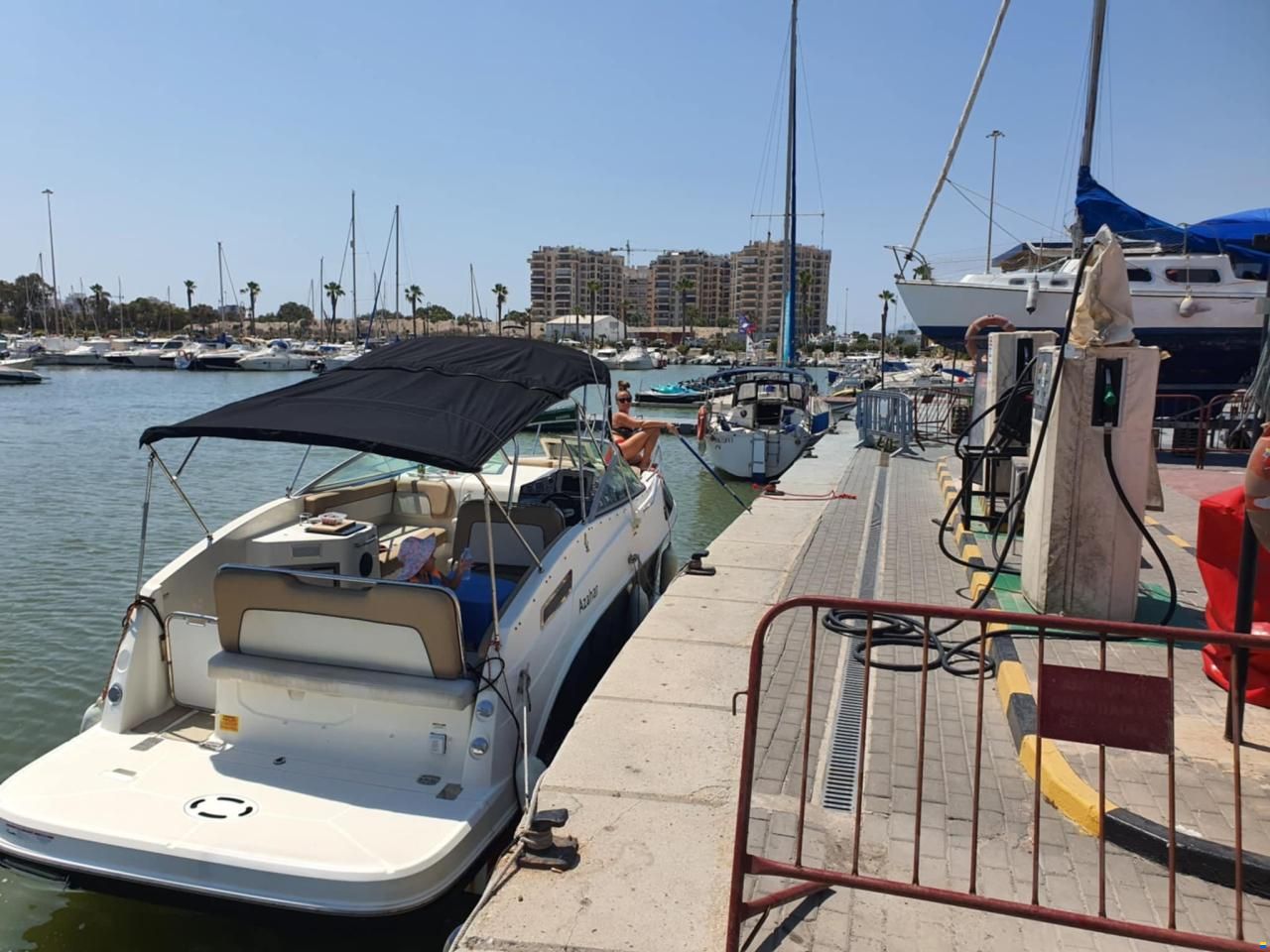 Bayliner 855
