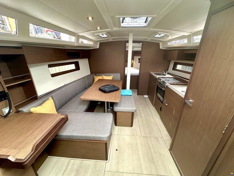 Beneteau Oceanis 37.1