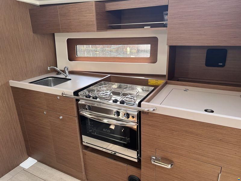 Beneteau Oceanis 37.1