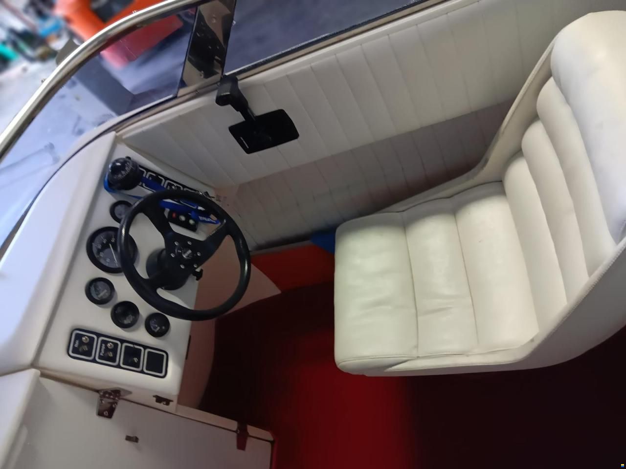 Schweizer Bateaux saphir